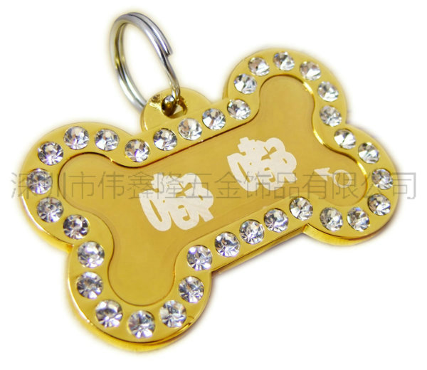 镶钻狗骨头吊坠